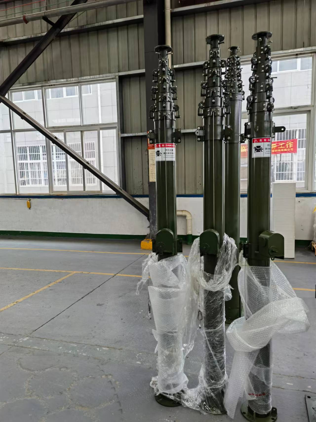 customized hand winch mast